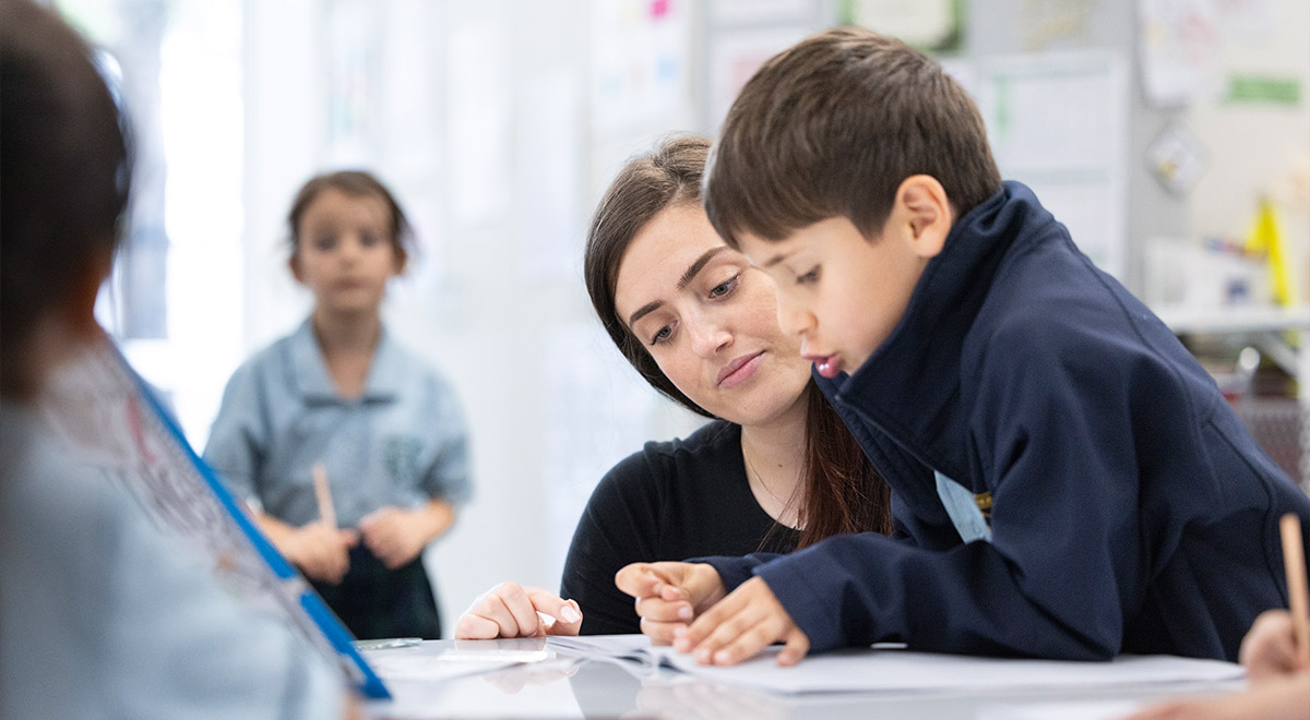 TRACEY HOEY (ASSISTANT PRINCIPAL)