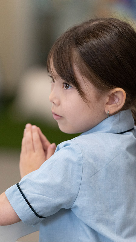St Pat's Guildford student in prayer